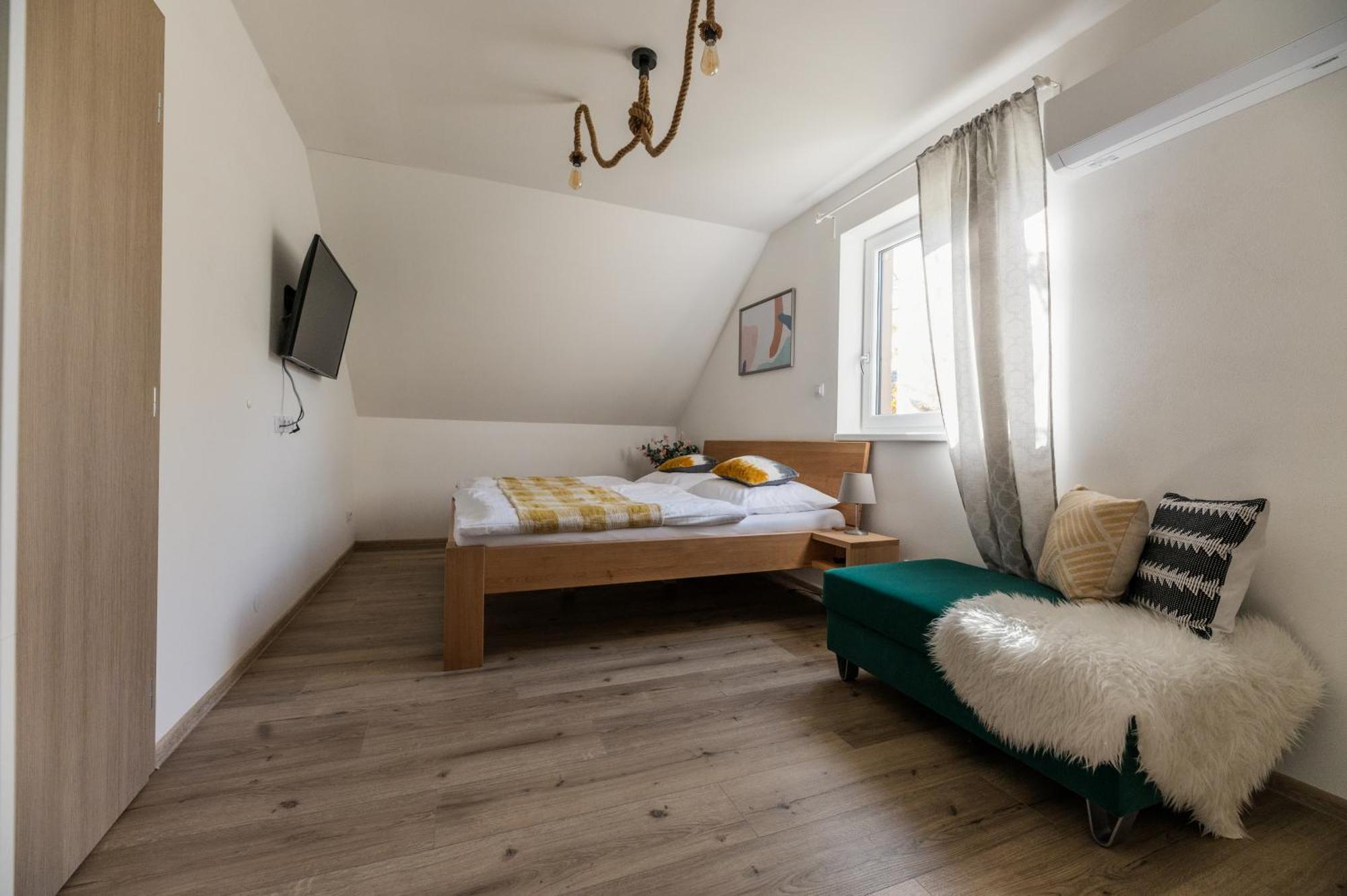 Rekreacni Dum U Jezer, Milovice 6 Vila Exterior foto