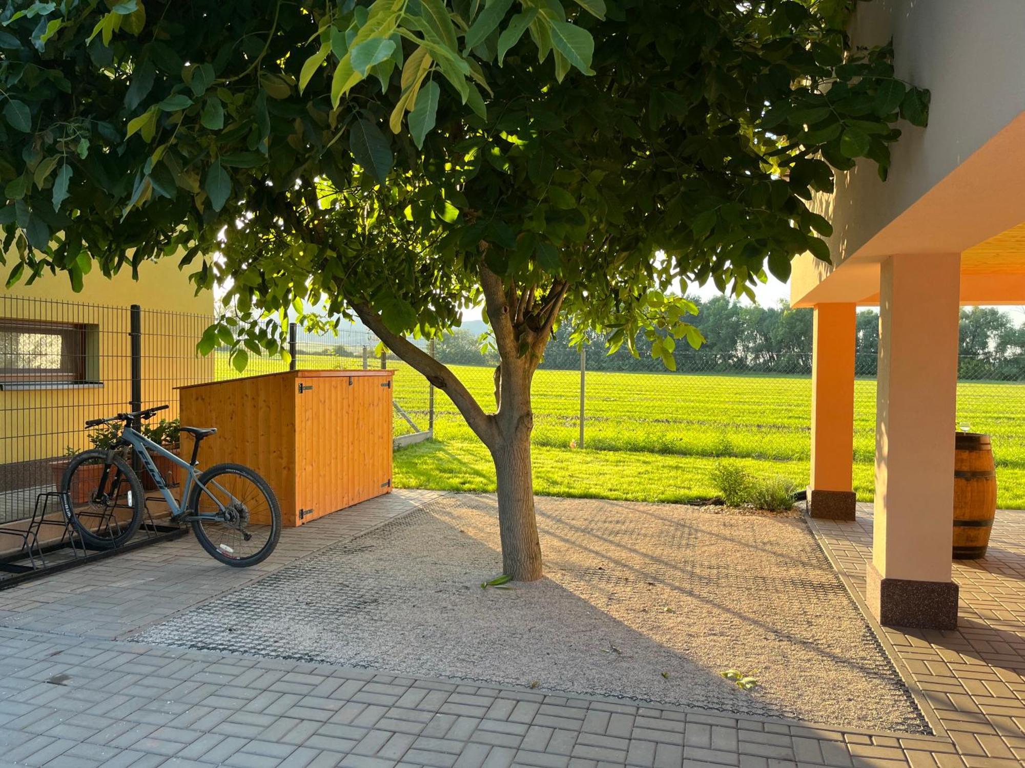 Rekreacni Dum U Jezer, Milovice 6 Vila Exterior foto